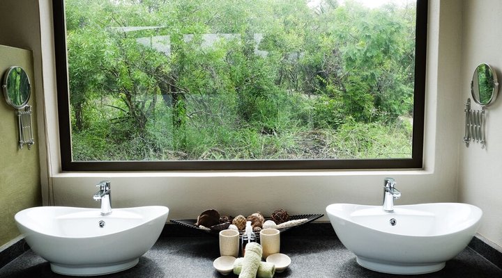 Cheetah Paw Eco Lodge