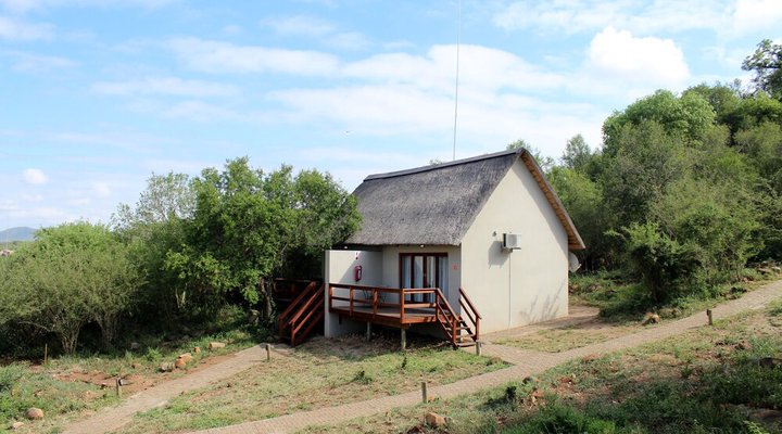 Nahakwe Lodge
