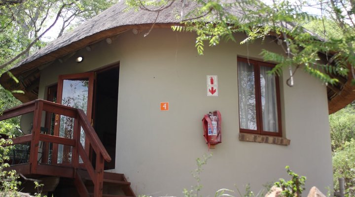 Nahakwe Lodge