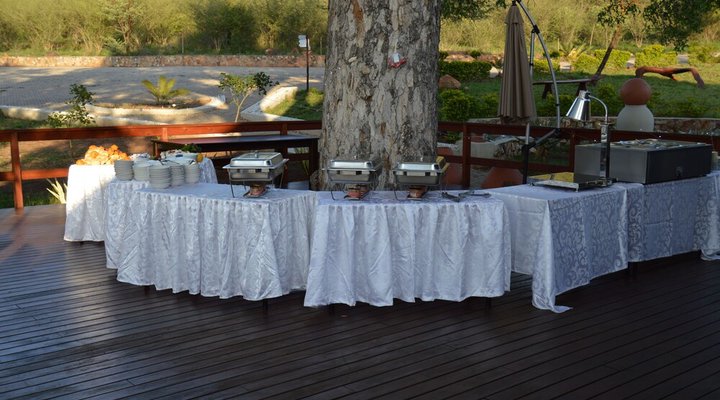 Nahakwe Lodge