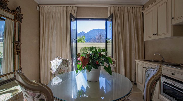 21 Roux Street Guesthouse
