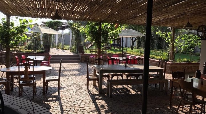 Hippo River Lodge