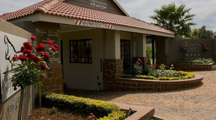 Hippo River Lodge