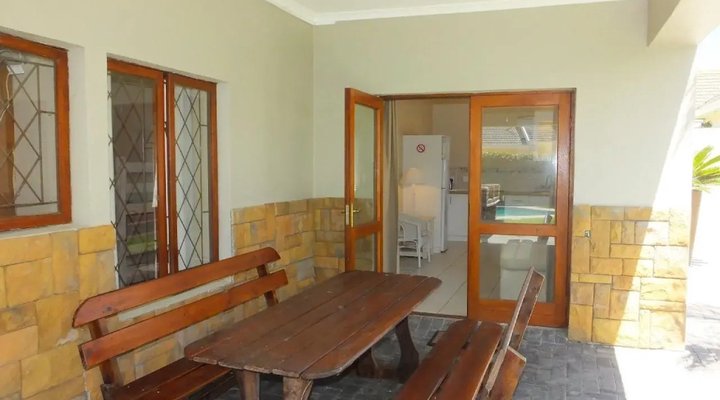Pollok Guest Lodge