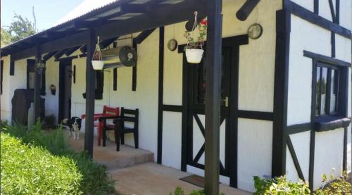 Woodcutters Guest House & Cottage