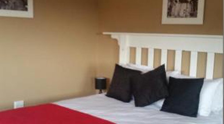 Woodcutters Guest House & Cottage