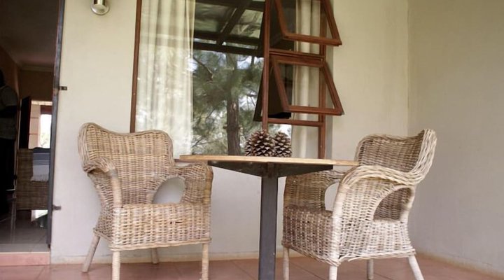 Malibu Country Lodge