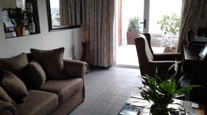 Rostalyn Guesthouse