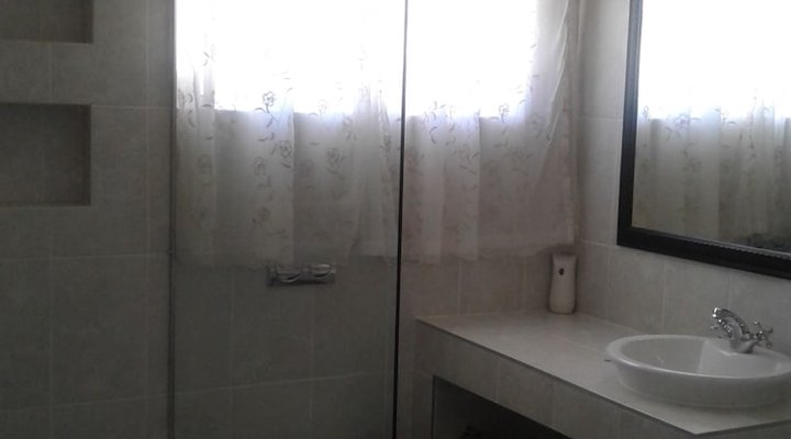 Rostalyn Guesthouse