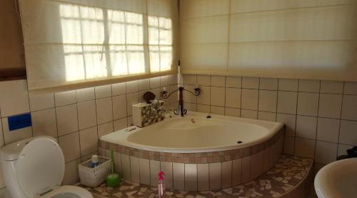 Rockwood Earth Lodge