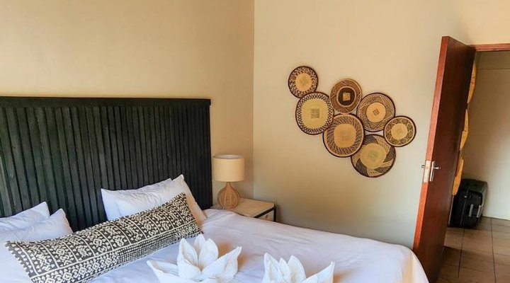 Unyati Safari Lodge