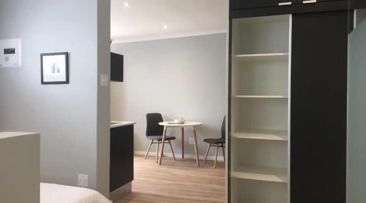 Central Claremont Garden Apartment