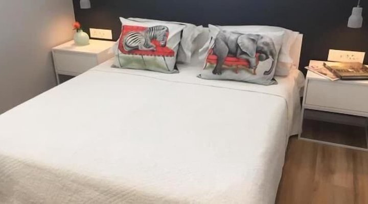 Central Claremont Garden Apartment