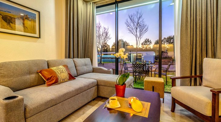 Kravit Premier Suites
