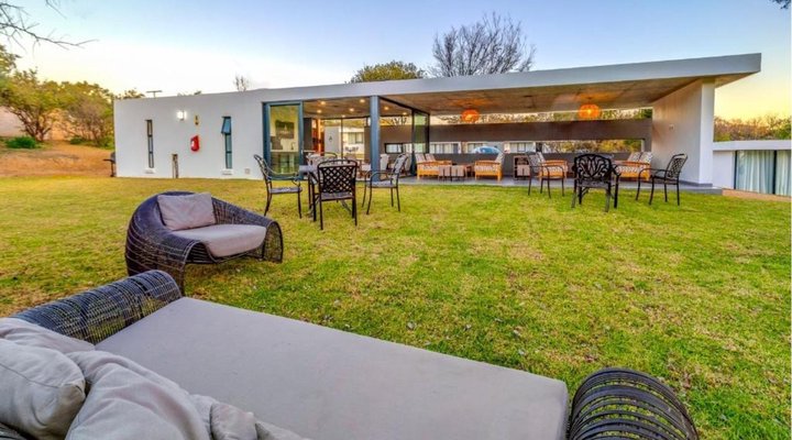 Kravit Premier Suites