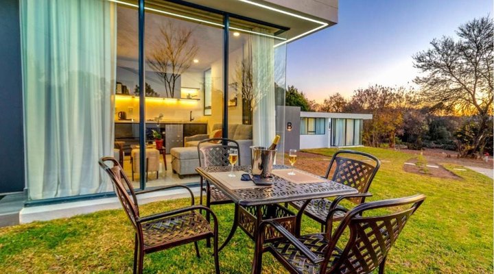 Kravit Premier Suites