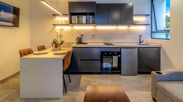 Kravit Premier Suites