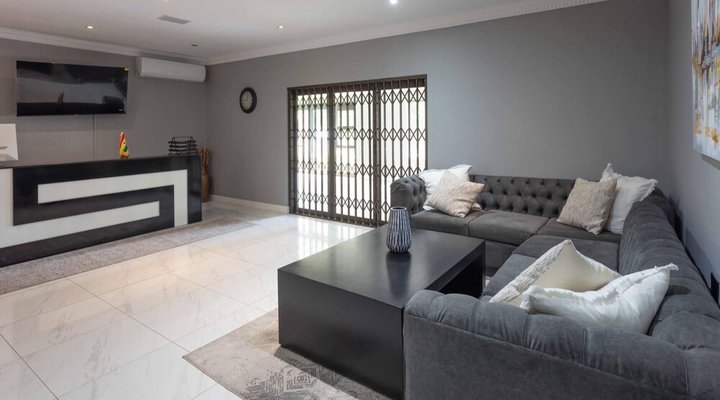 Adinkra Boutique Hotel