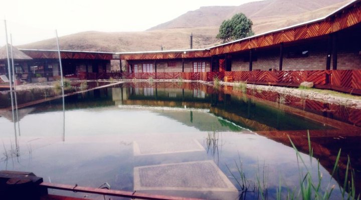 Amanzi Empilo Bungalow