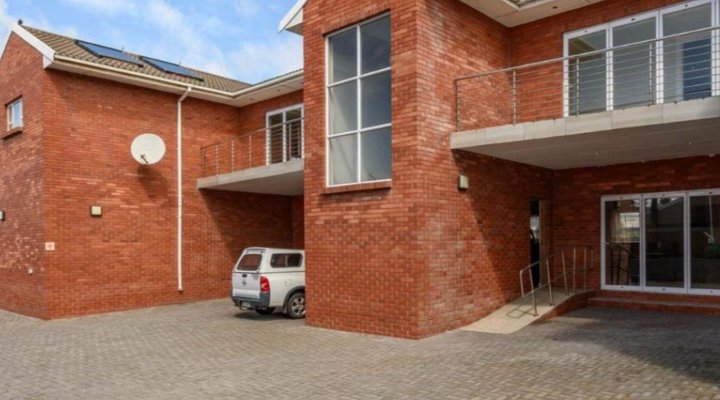 Whales Way Lodge