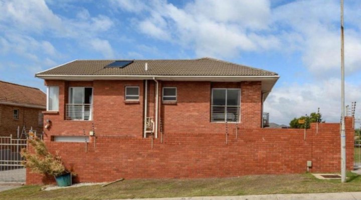 Whales Way Lodge