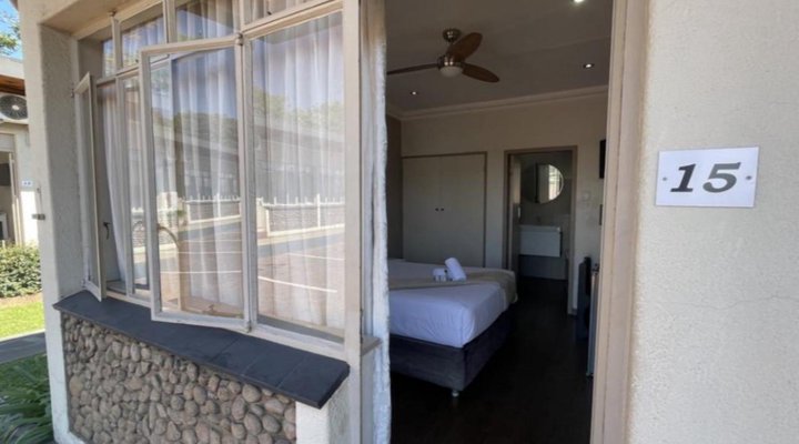 Travel Lodge