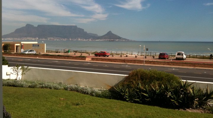 Kite/Dolphin Beach Apartment