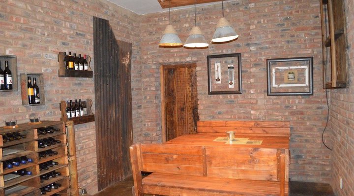 Toeka Accommodation, Restaurant and Predator Park