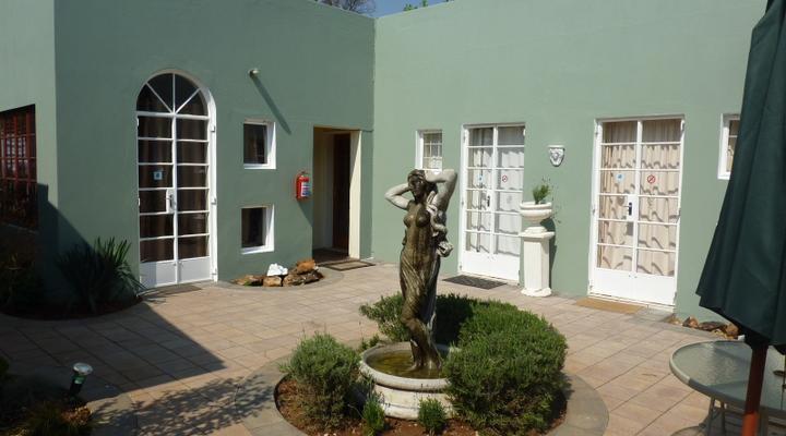 28 on Fifth Guesthouse