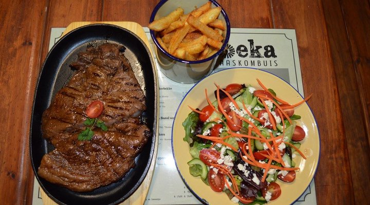 Toeka Accommodation, Restaurant and Predator Park