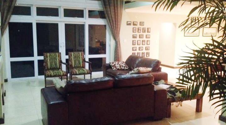 16 Chinaberry Holiday Home