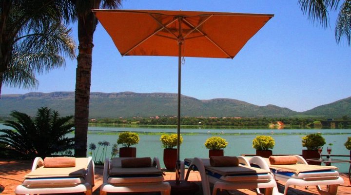 The Blue Crane Villa - Private Guest House