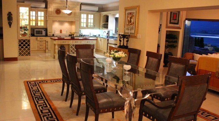 The Blue Crane Villa - Private Guest House