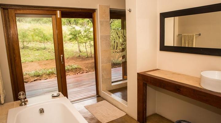 Royal Jozini’s Lisango Lezulu Lodge