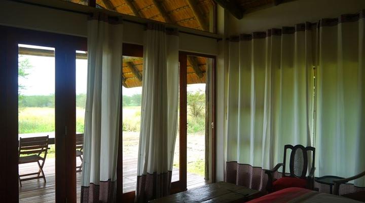 Royal Jozini Siqalo Lodge