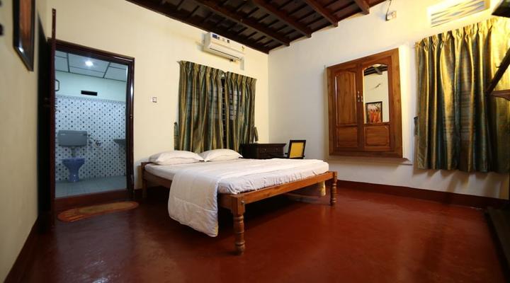 Aqua Lillies Waterfront Homestay