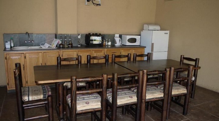 Tussen-I-Bome Oxwagon Resort