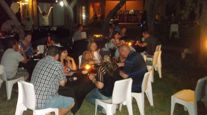 Tussen-I-Bome Oxwagon Resort