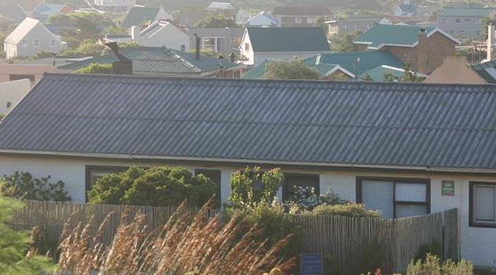 Pringle Bay– Cute Cottage ( Dog friendly and wifi )