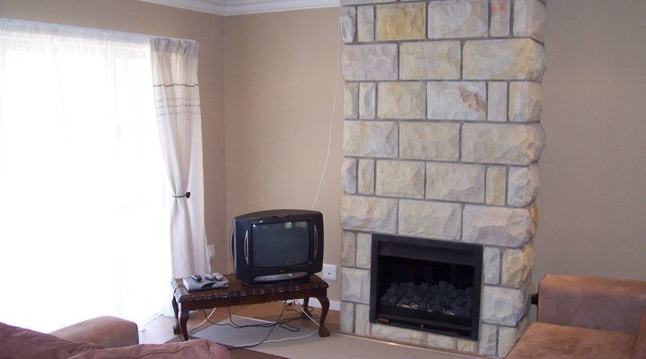 Bluegum Villa, Clarens Golf Estate