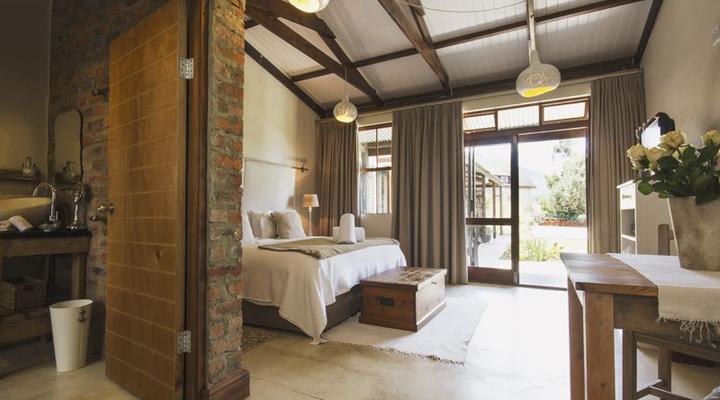 A Hilltop Country Retreat