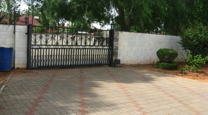 Tlokweng Holiday Home