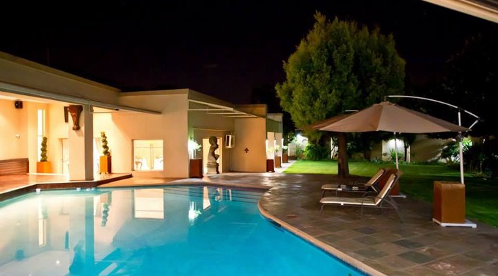 Kings & Queens Boutique Hotel