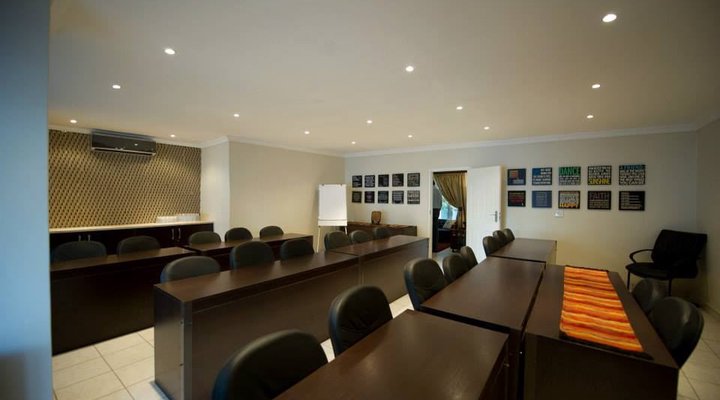 Kings & Queens Boutique Hotel