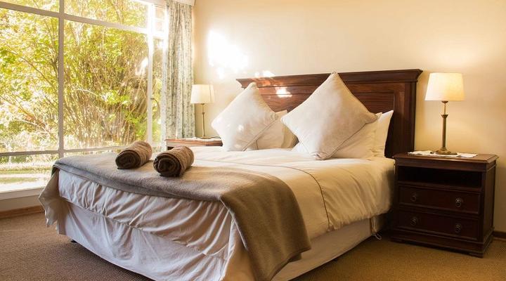 Lowestoffe Country Lodge - Trout Lodge