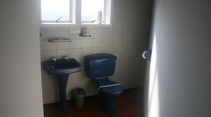 Hole in the Wall Accommodation Unit H1