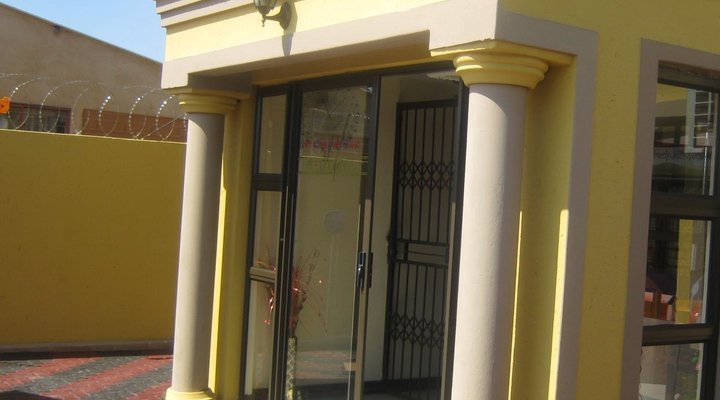 Beverly Hills Guest House