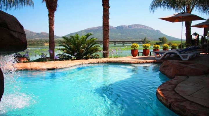 The Blue Crane Villa - Private Guest House