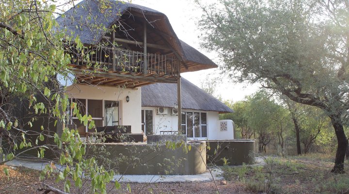 Leeus Villa
