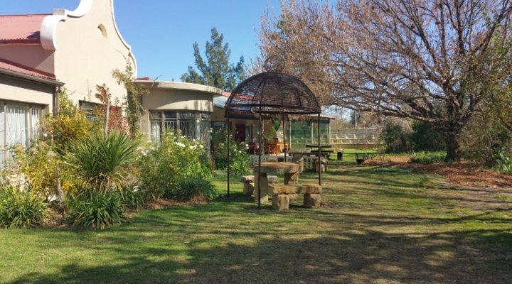 Nannies Garden Cottages, Restaurant and Tea Garden